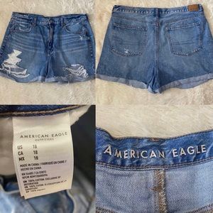 American Eagle Distressed Jean Short High Rise size 18